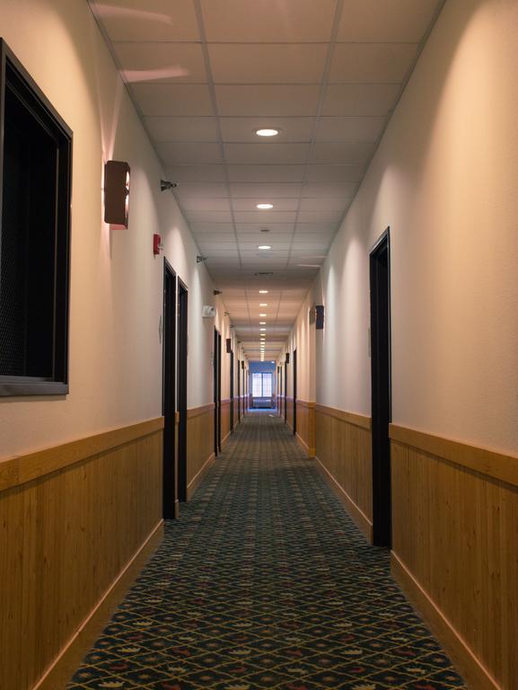 White Oak Inn And Suites Deer River ภายนอก รูปภาพ