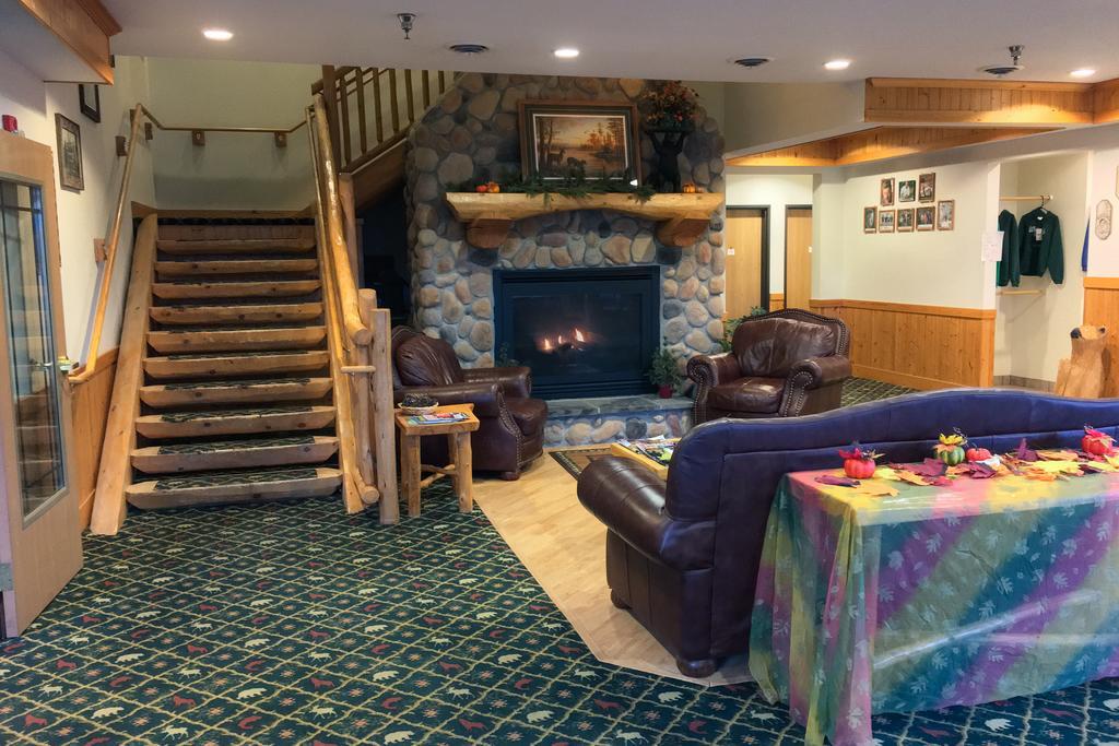 White Oak Inn And Suites Deer River ภายนอก รูปภาพ